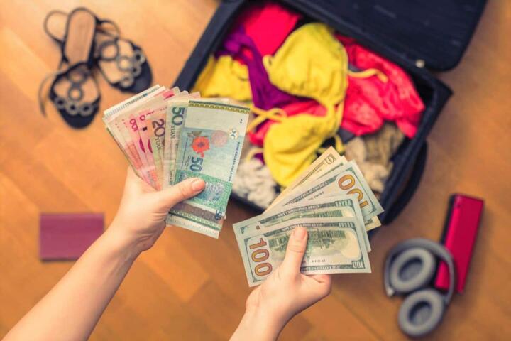 How to Discreetly Hide Your Backup Cash Using Travel Accessories