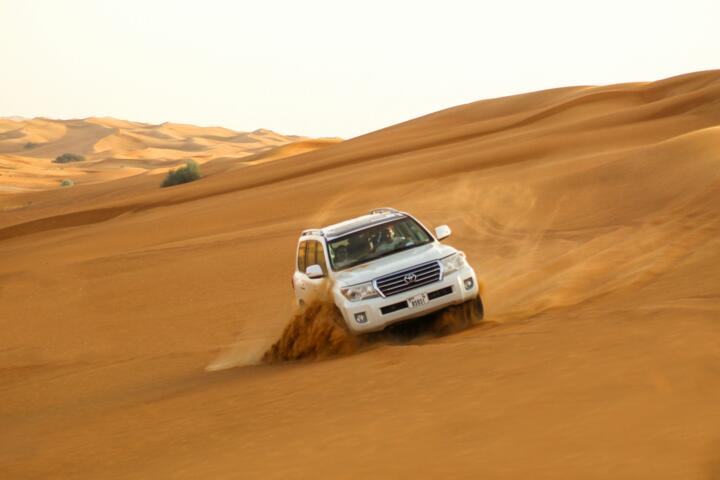 eSIM Connectivity in Desert Expeditions