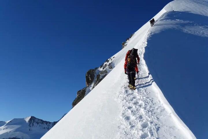 Extreme Altitude Destinations You Shouldn’t Attempt Without Preparation