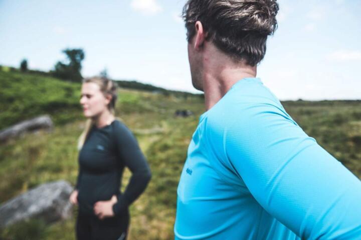 A Guide to Technical Base Layers: Choosing Synthetic vs. Merino Wool
